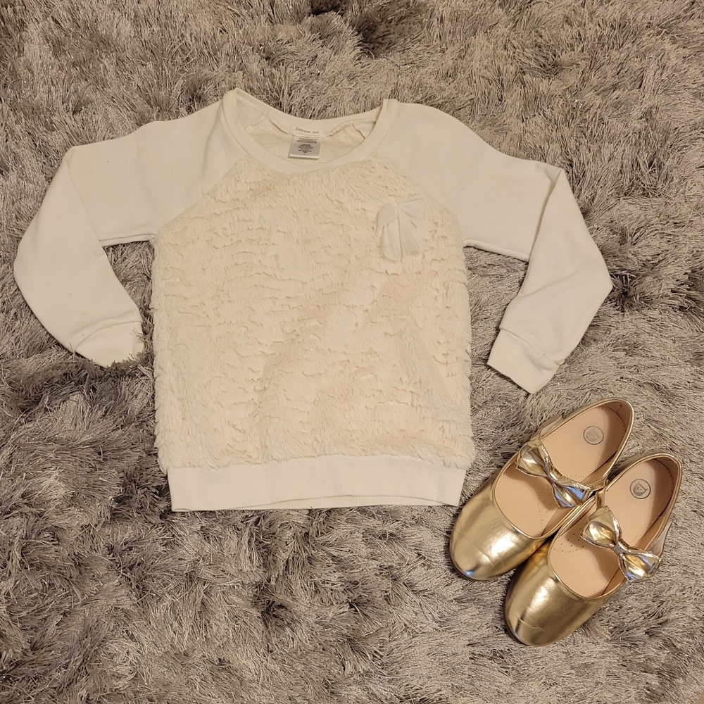 Girls sweater